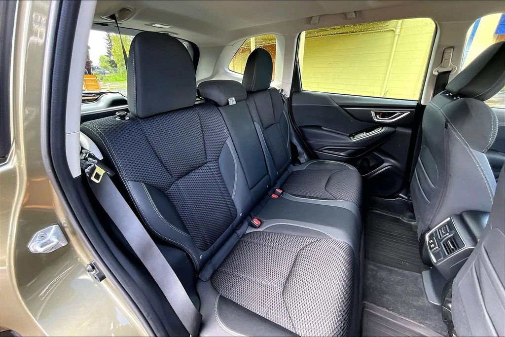 Used 2023 Subaru Forester Premium AWD/4WD image 20