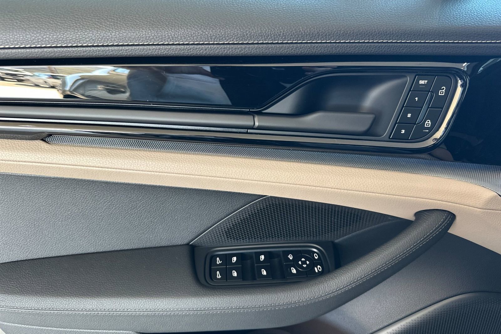 New 2026 Porsche Panamera image 12