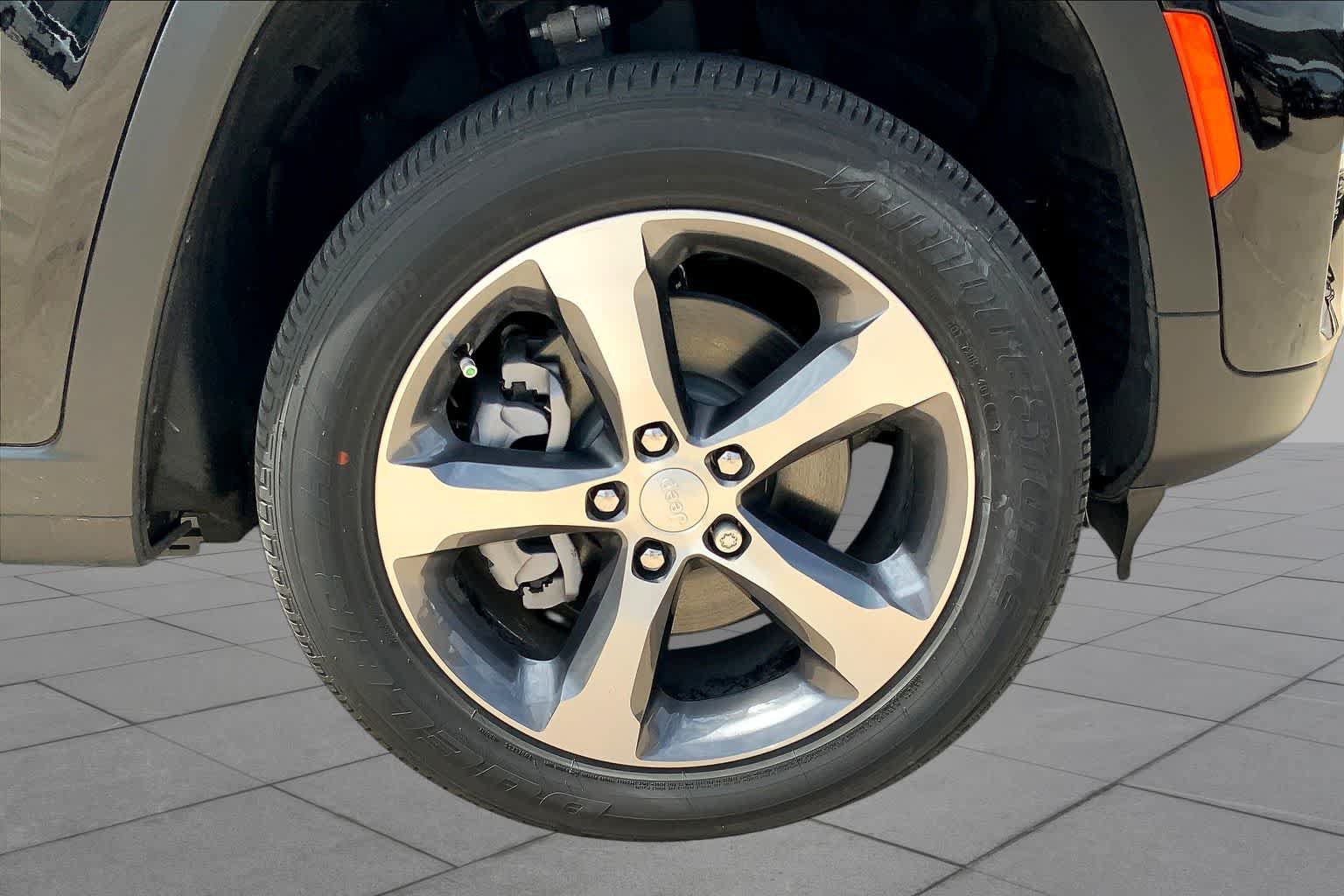 New 2023 Jeep Grand Cherokee 4WD 4xe image 11