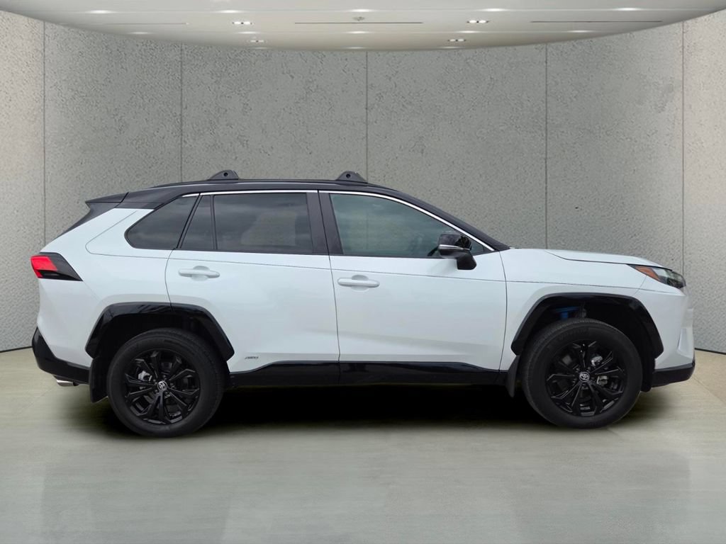 Used 2024 Toyota RAV4 XSE AWD/4WD image 3
