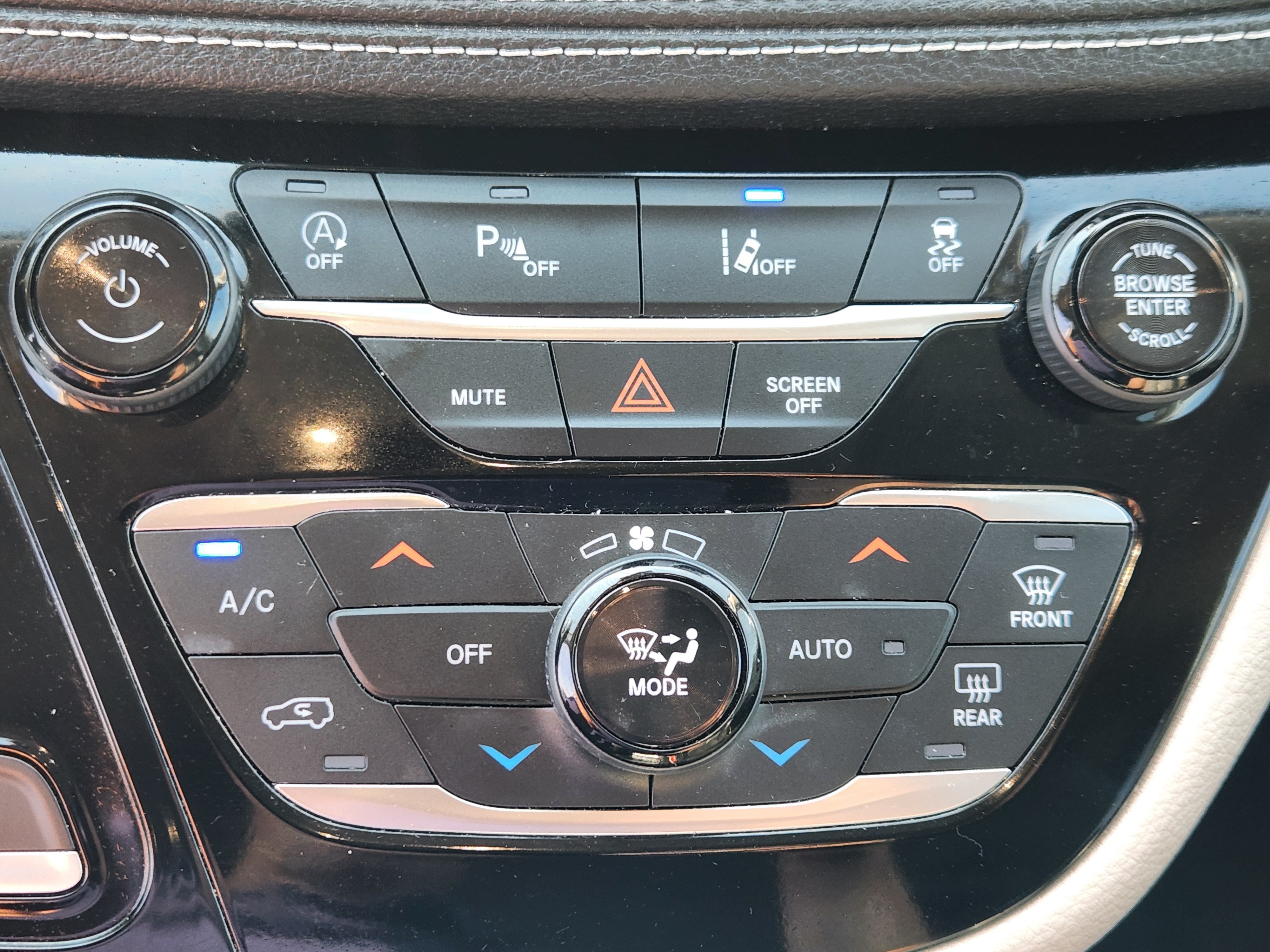 Used 2022 Chrysler Pacifica Touring-L FWD image 21
