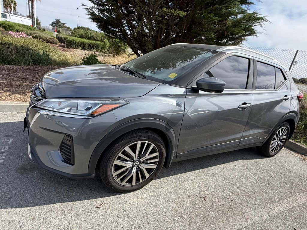 Used 2021 Nissan Kicks SV FWD image 2