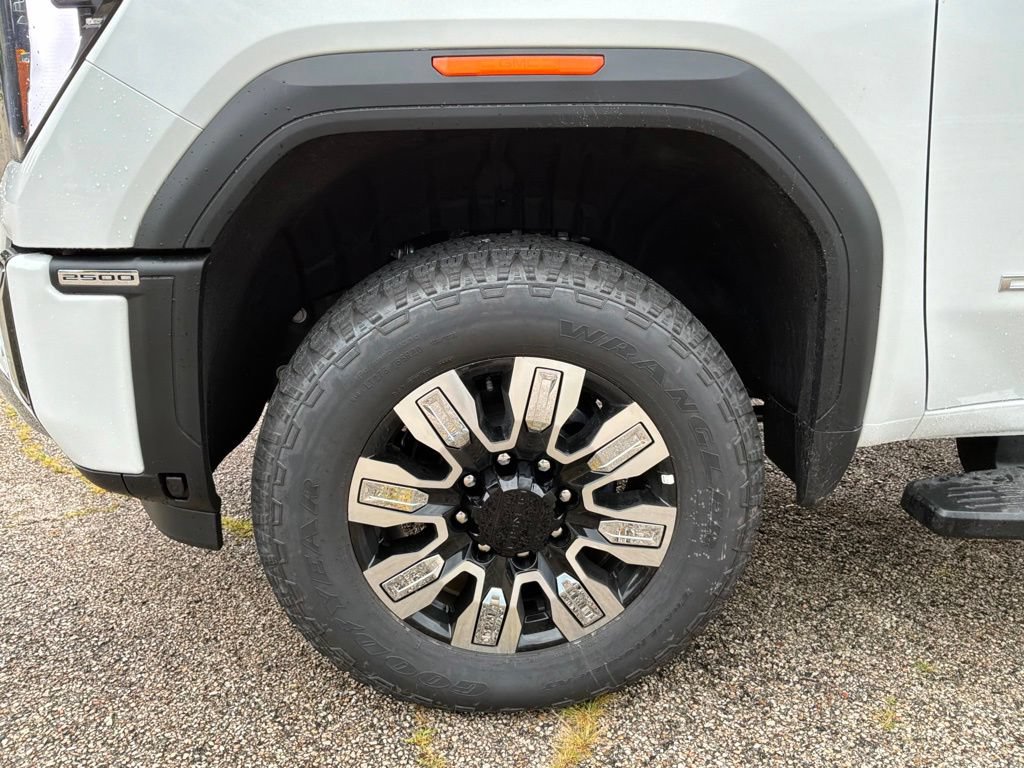 New 2026 GMC Sierra 2500 Denali w/ Denali Reserve Package AWD/4WD image 15