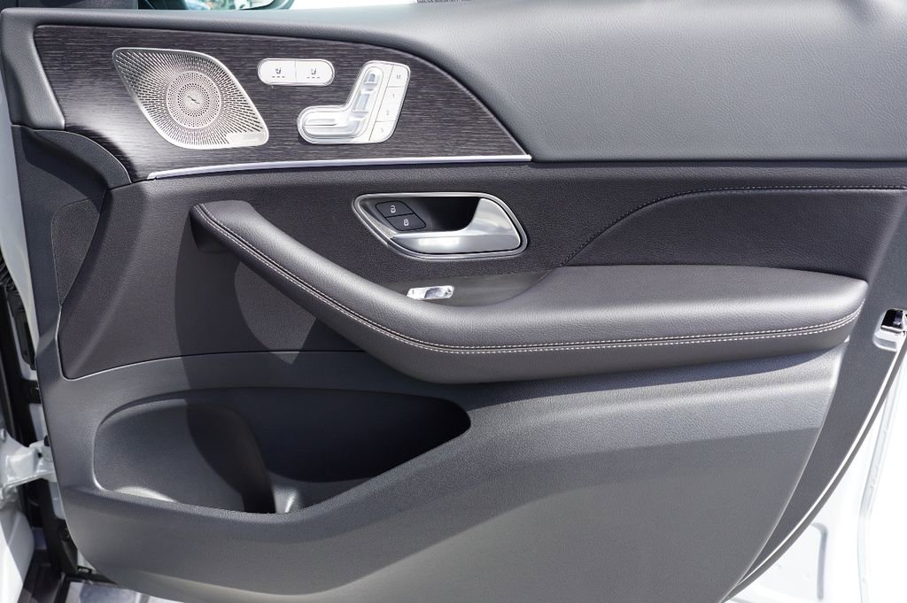 New 2026 Mercedes-Benz GLS 450 4MATIC image 10