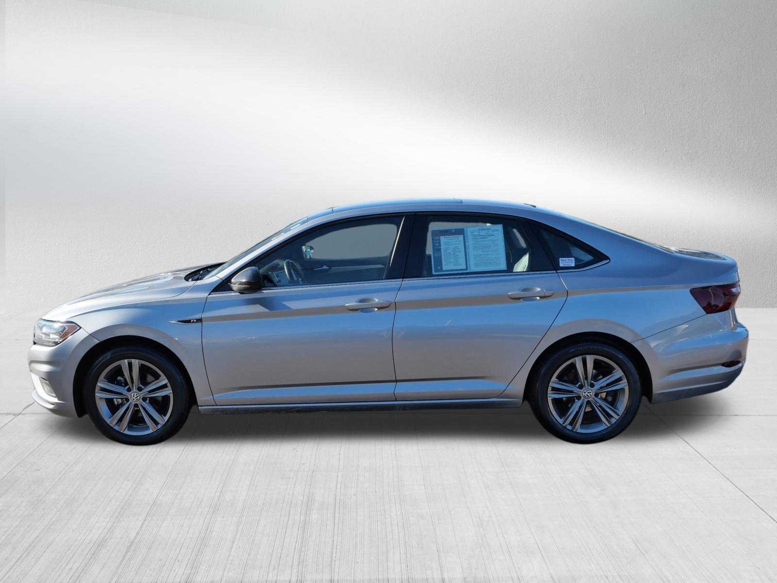 Certified 2021 Volkswagen Jetta R-Line w/ R-Line Cold Weather Package image 4