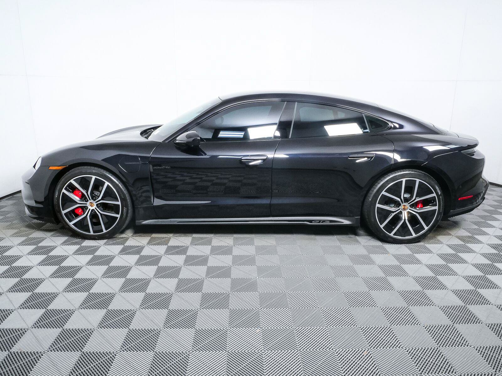 Certified 2025 Porsche Taycan GTS AWD/4WD image 2