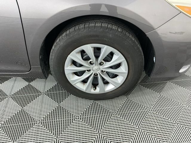 Used 2015 Toyota Camry LE FWD image 15