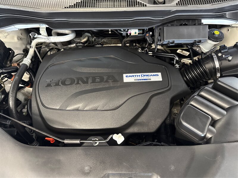 Used 2018 Honda Pilot Touring image 11