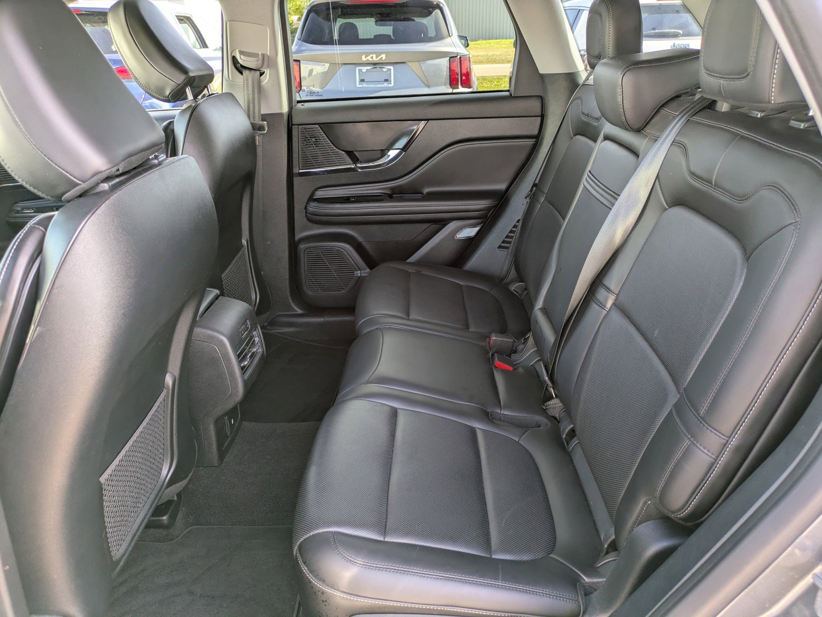 Used 2021 Lincoln Corsair AWD w/ Premium Package image 12