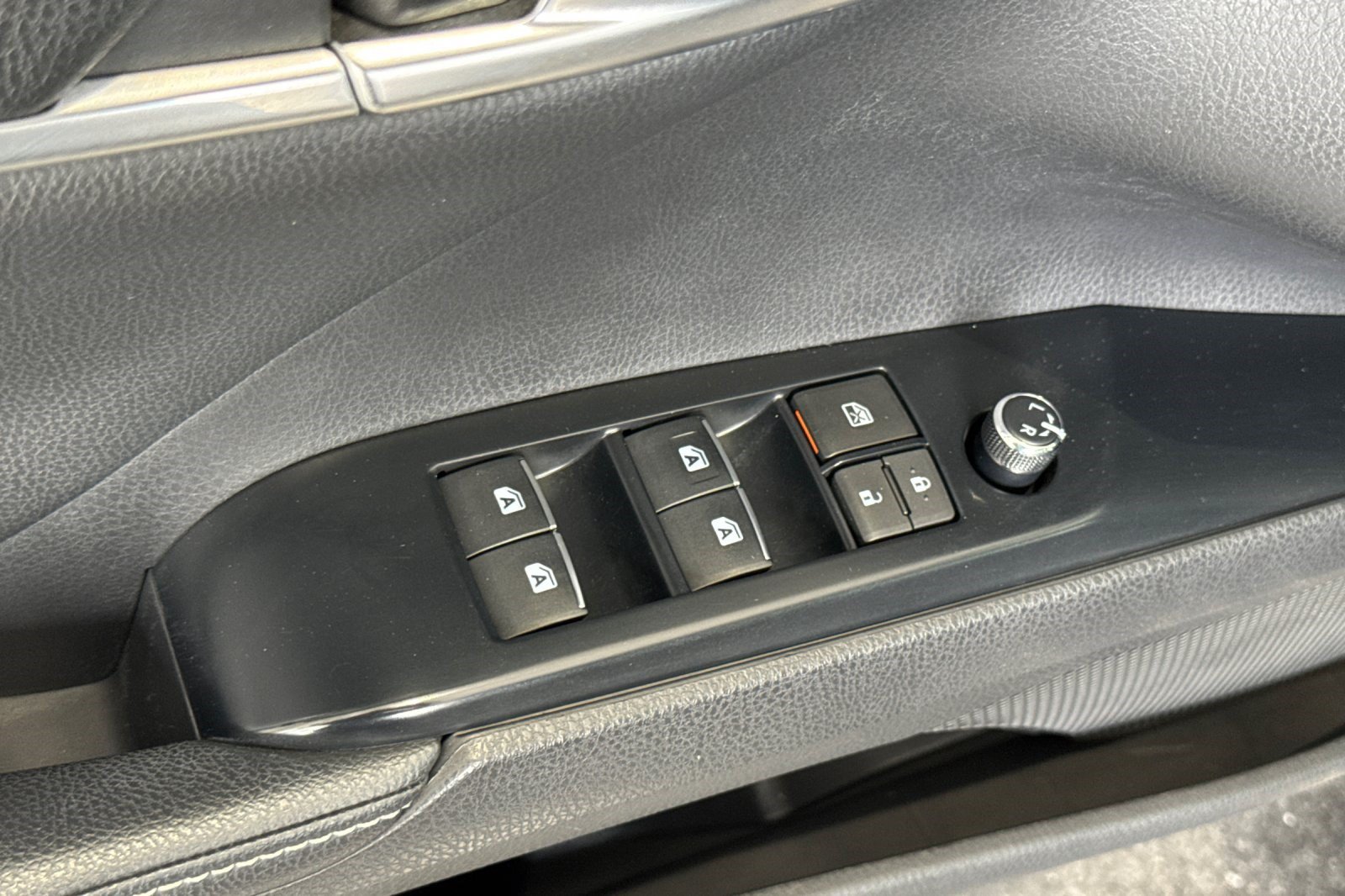 Used 2020 Toyota Camry XSE w/ Blackout Package FWD image 13