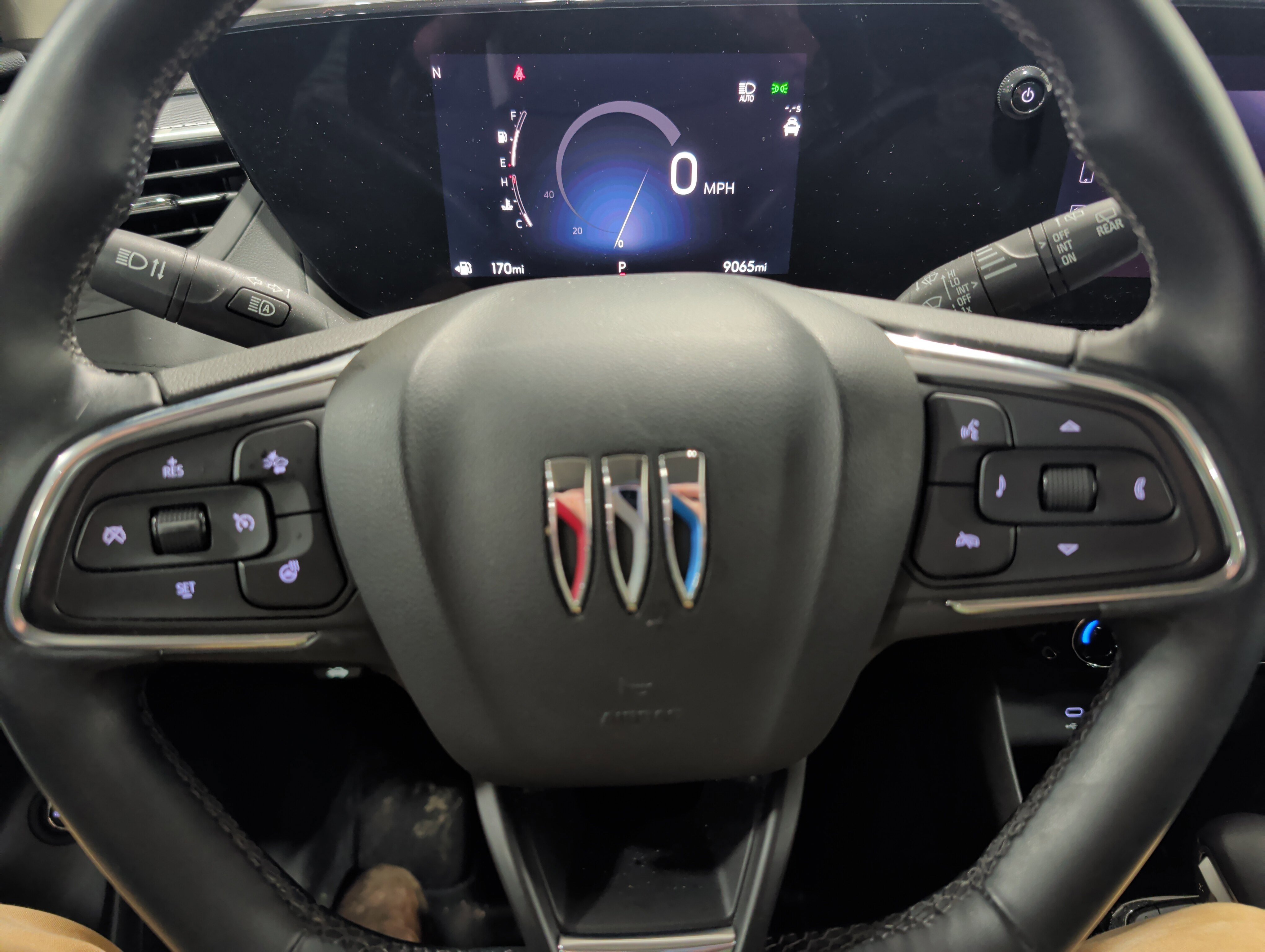 Used 2024 Buick Encore GX Sport Touring w/ Experience Buick Package image 8
