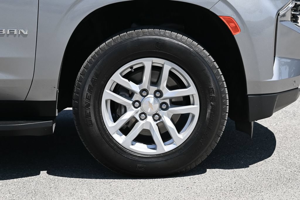 Used 2024 Chevrolet Suburban LT AWD/4WD image 11