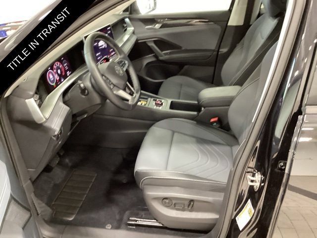 Used 2025 Volkswagen Tiguan SE w/ Panoramic Sunroof Package AWD/4WD image 9