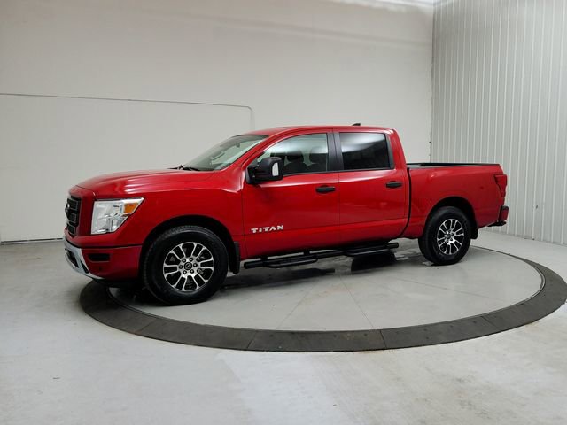 Used 2024 Nissan Titan SV w/ SV Convenience Package image 3
