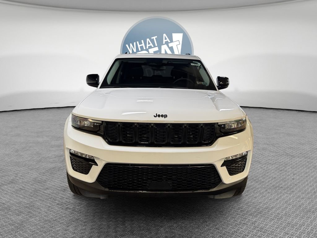 Used 2023 Jeep Grand Cherokee Limited w/ Black Appearance Package image 9