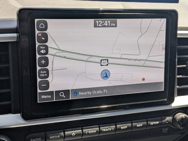 Used 2024 Hyundai Venue Limited image 21