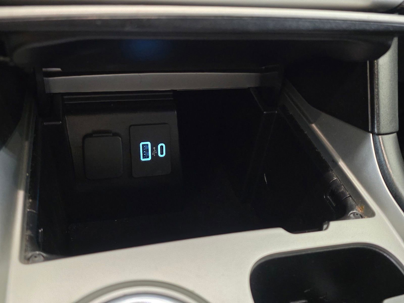 Used 2021 Ford Explorer XLT image 29