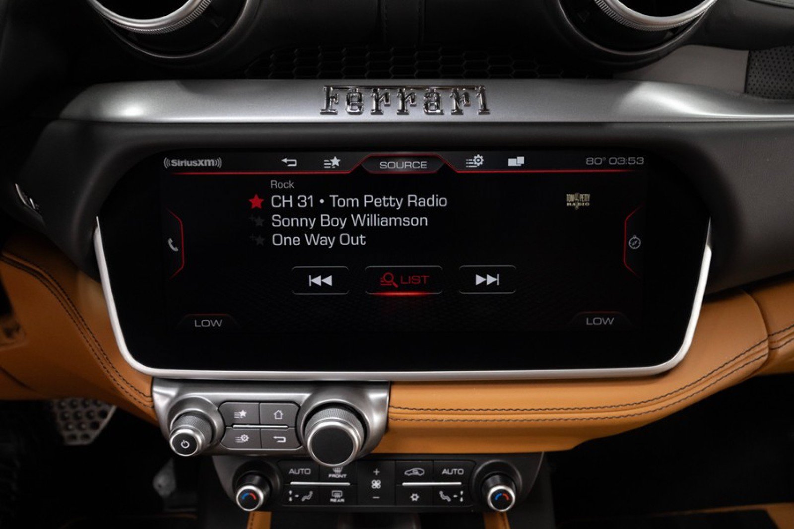Used 2019 Ferrari Portofino RWD image 33