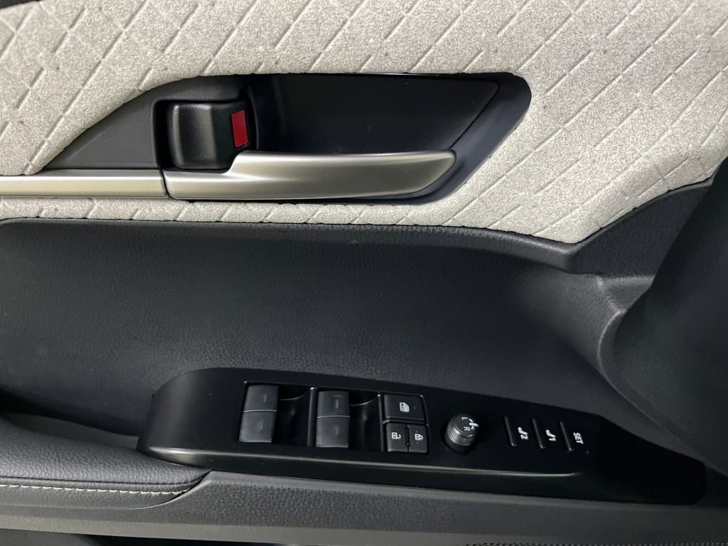 Used 2026 Toyota Camry XLE w/ Premium Plus Package image 52