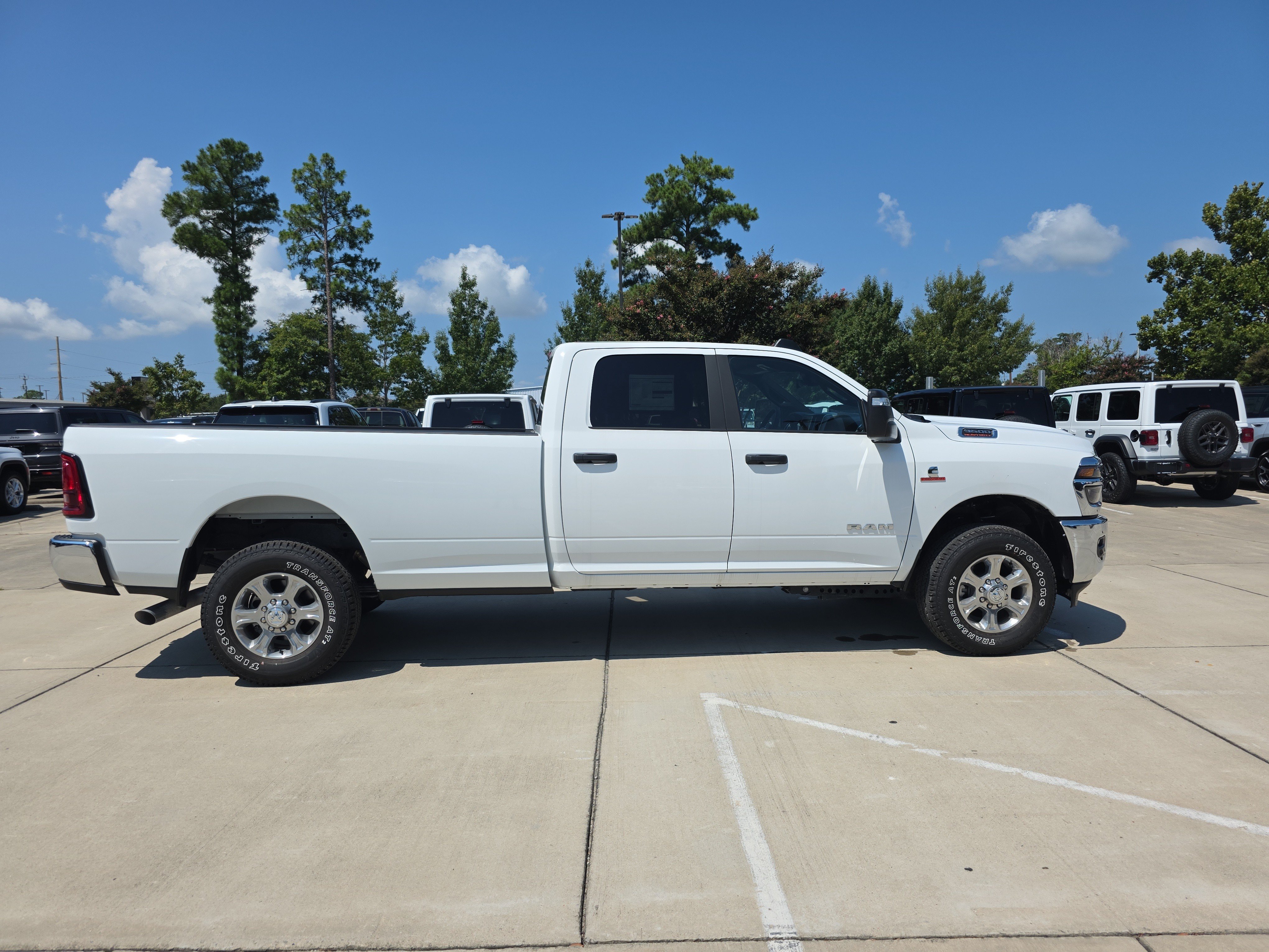 Used 2025 RAM 3500 Big Horn AWD/4WD image 10