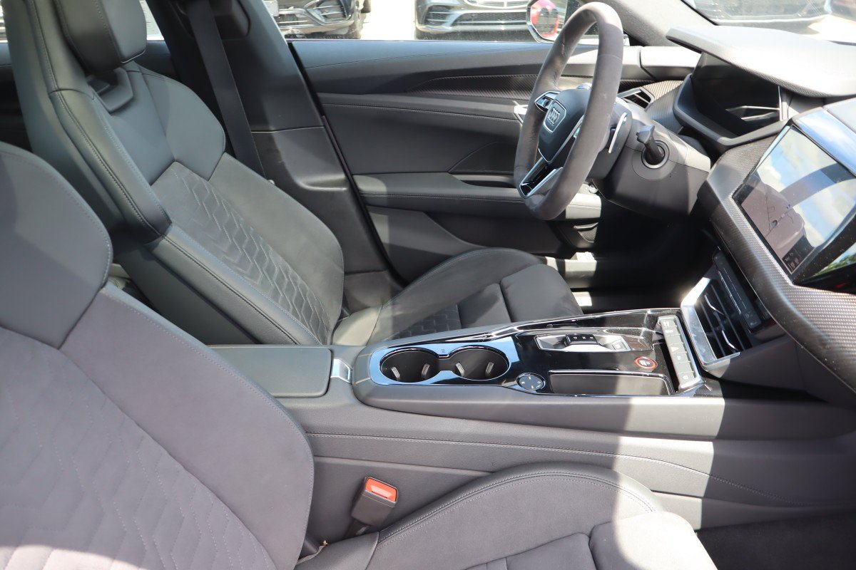 Used 2022 Audi e-tron GT Premium Plus AWD/4WD image 14