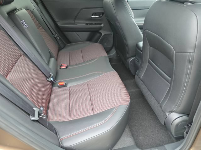New 2026 Nissan Kicks SR AWD/4WD image 18