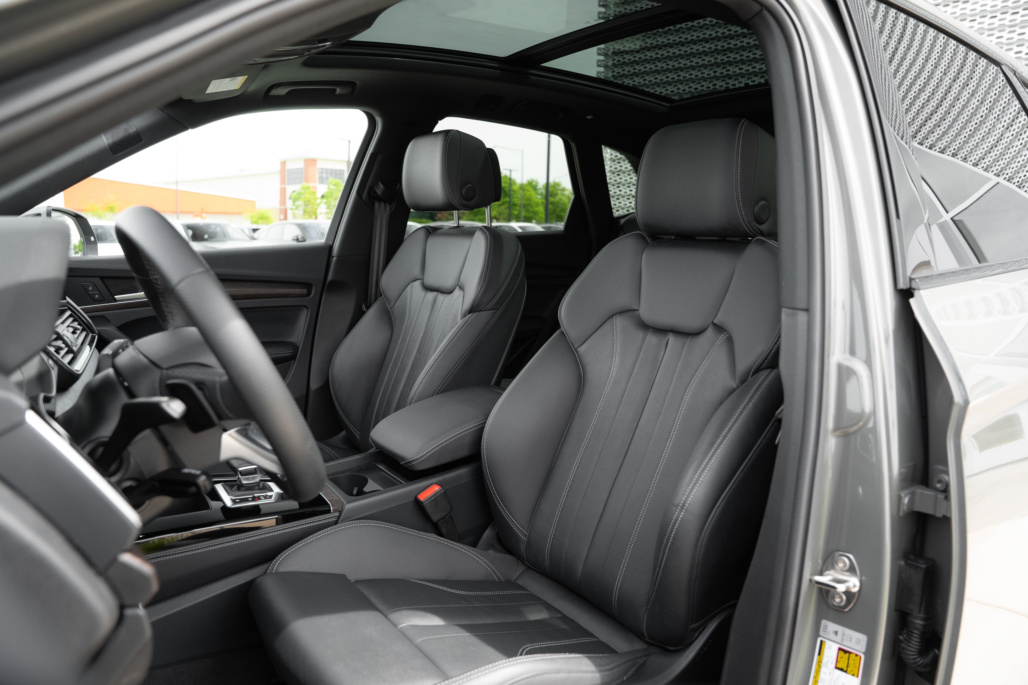 Certified 2025 Audi Q5 e Premium Plus w/ Premium Plus Package AWD/4WD image 25
