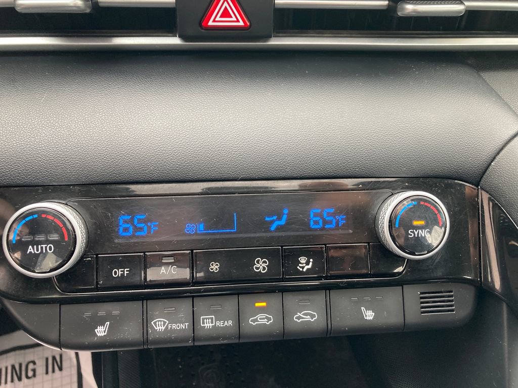 Used 2021 Hyundai Elantra SEL w/ Convenience + Premium Package FWD image 24