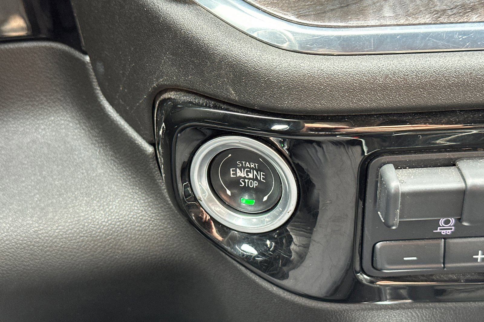 Used 2024 Chevrolet Silverado 2500 LTZ w/ LTZ Convenience Package image 22