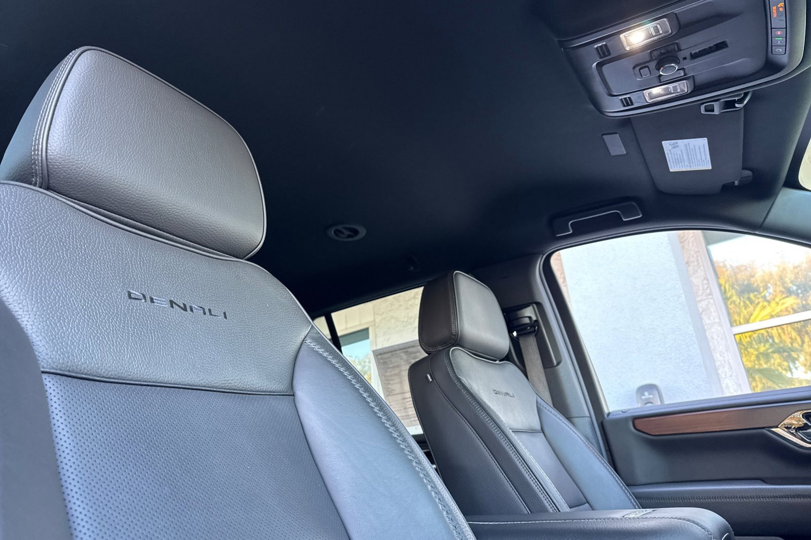 Used 2025 GMC Yukon Denali image 20