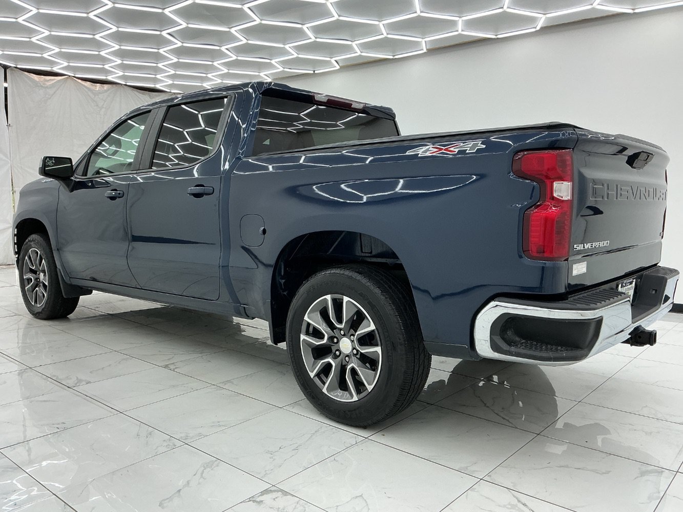 Used 2022 Chevrolet Silverado 1500 LT AWD/4WD image 12