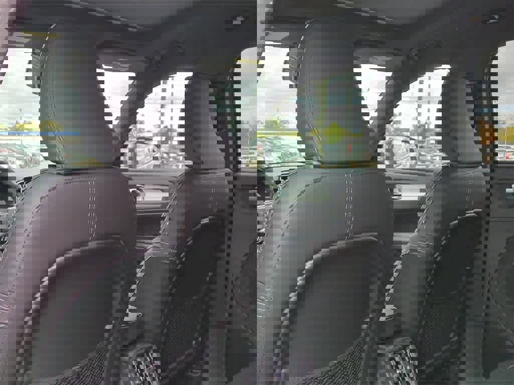 New 2026 Volvo XC40 B5 Ultra w/ Protection Package Premier image 17