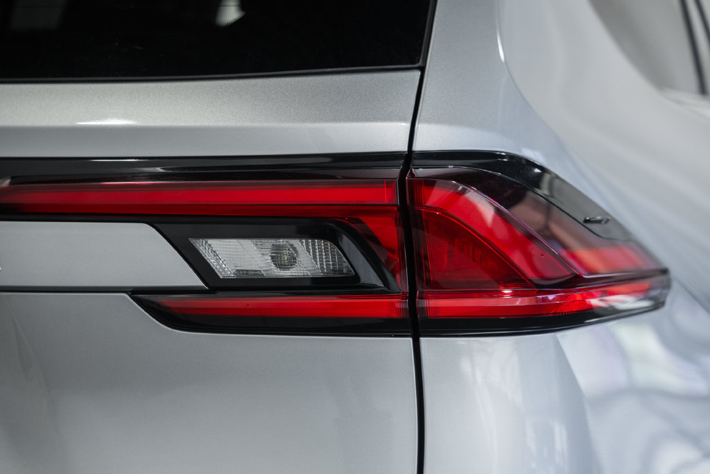 Used 2025 Toyota Grand Highlander AWD image 6