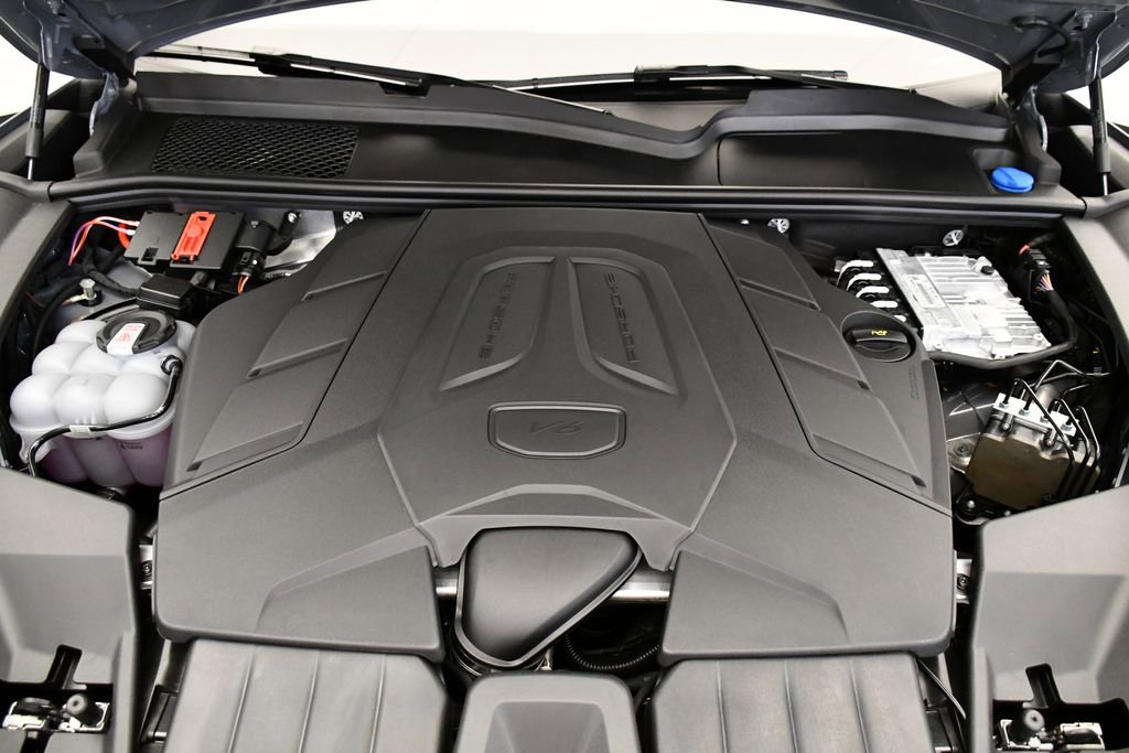 Certified 2025 Porsche Cayenne image 11