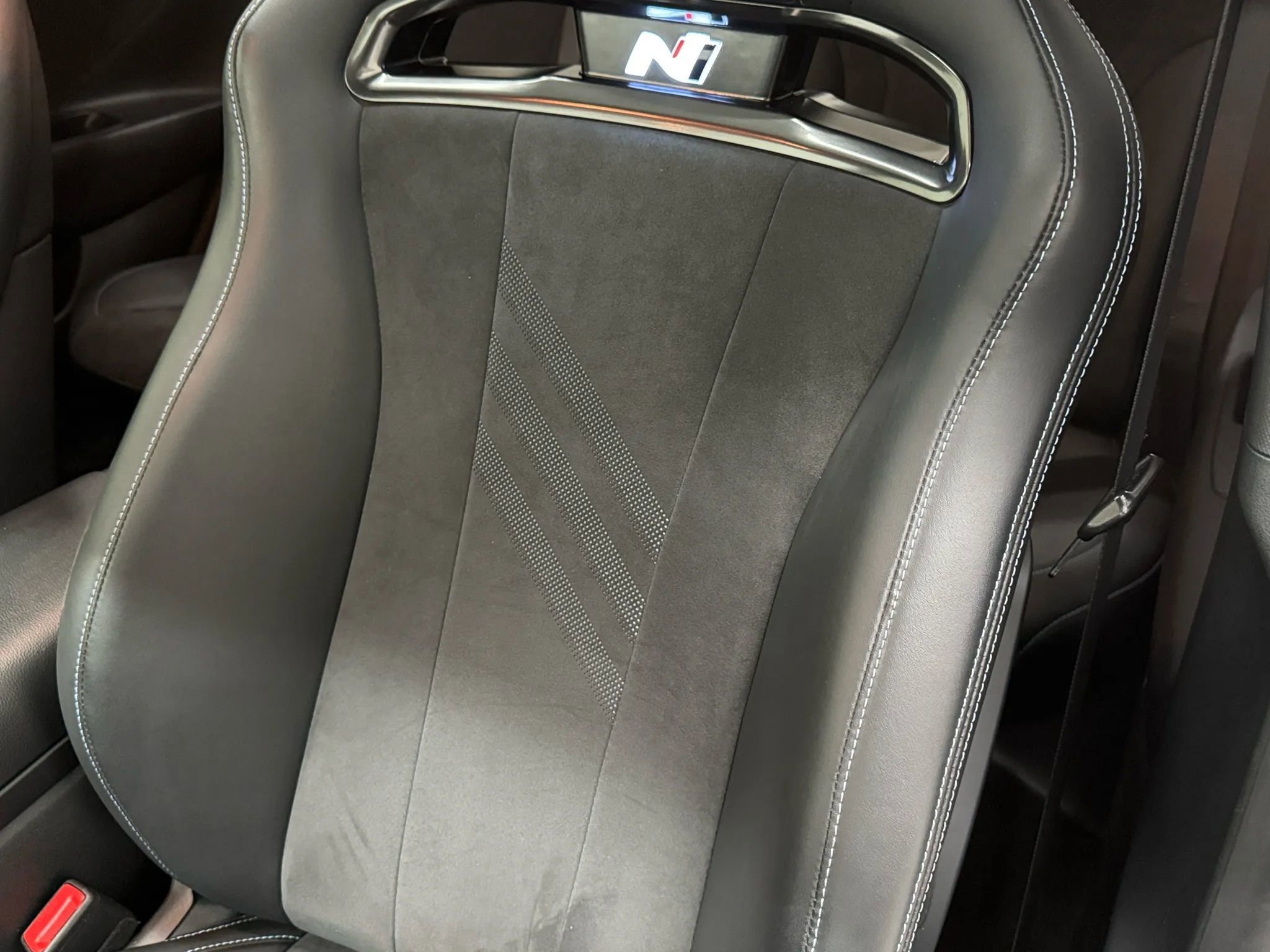 Used 2022 Hyundai Elantra N image 40