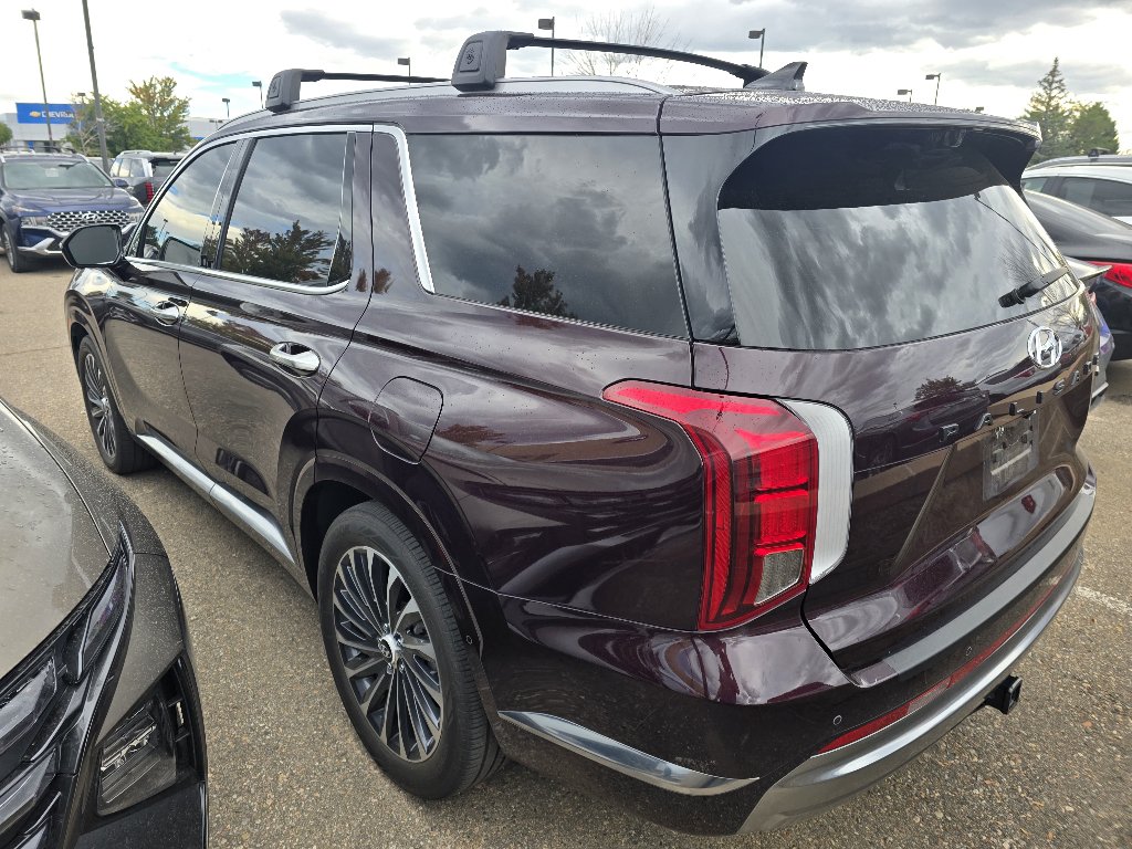 Used 2024 Hyundai Palisade Calligraphy AWD/4WD image 2