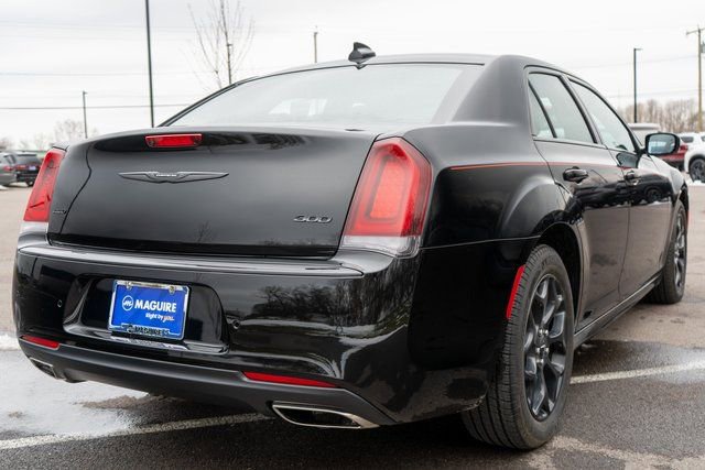 Used 2023 Chrysler 300 Touring L w/ Popular Equipment Group image 6
