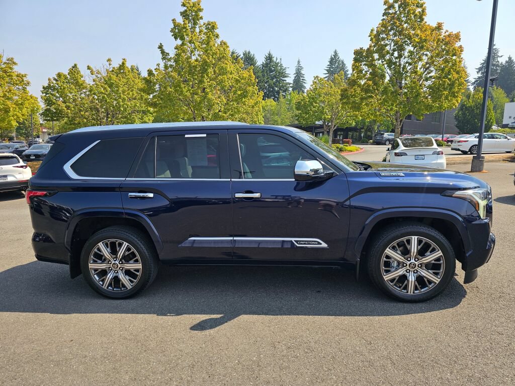 Used 2023 Toyota Sequoia Platinum AWD/4WD image 4