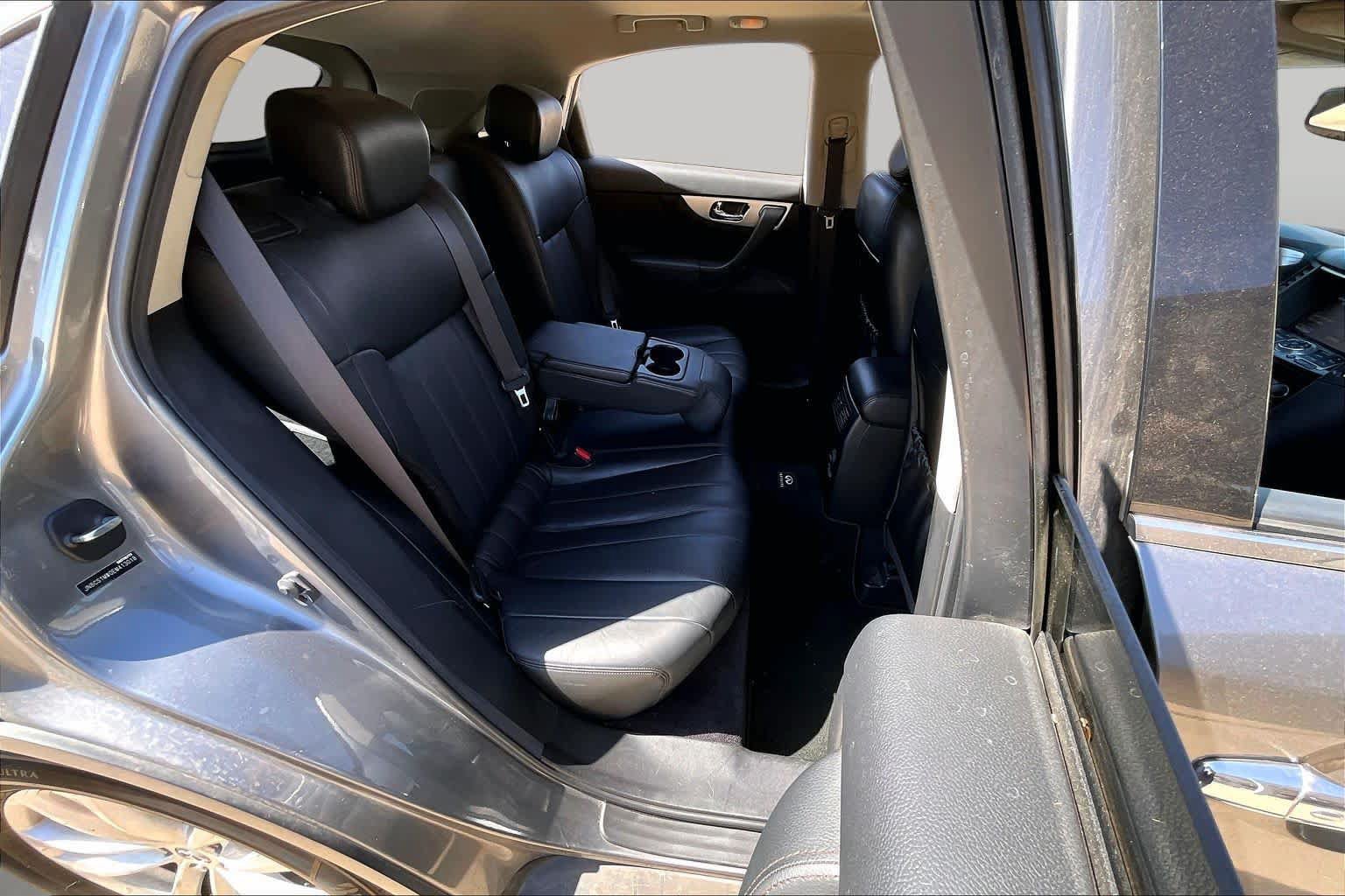 Used 2014 INFINITI QX70 AWD w/ Premium Package image 18
