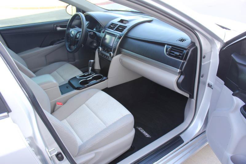 Used 2014 Toyota Camry LE FWD image 19
