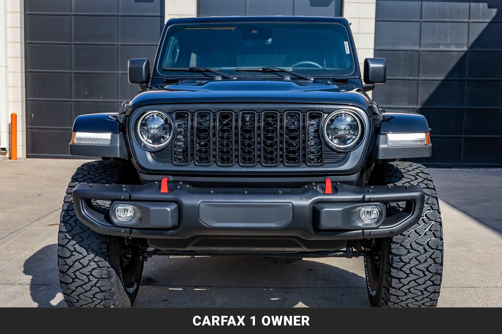 Used 2024 Jeep Wrangler Unlimited Rubicon AWD/4WD image 4