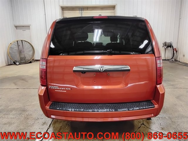 Used 2008 Dodge Grand Caravan SXT w/ Entertainment Group 2 FWD image 8