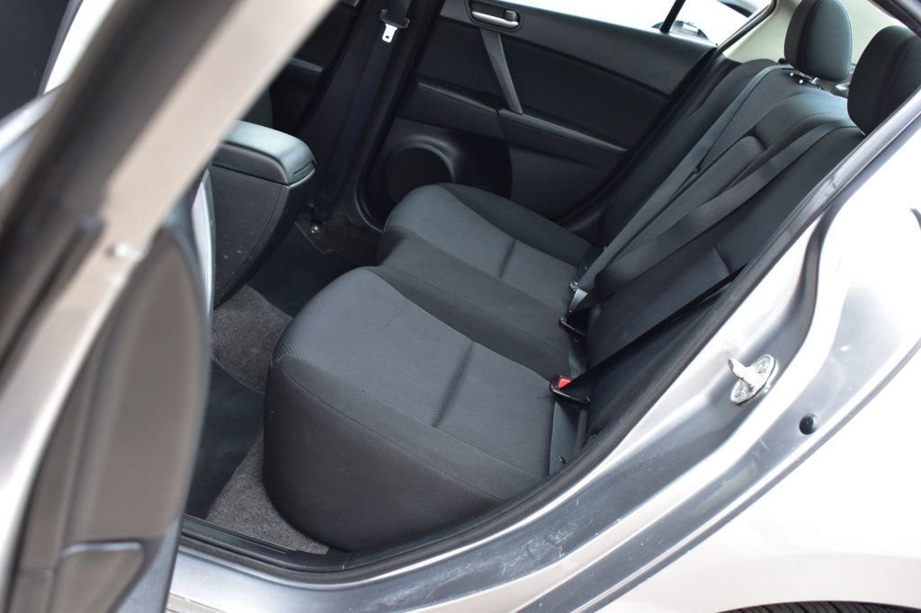 Used 2011 MAZDA MAZDA3 i Touring image 22