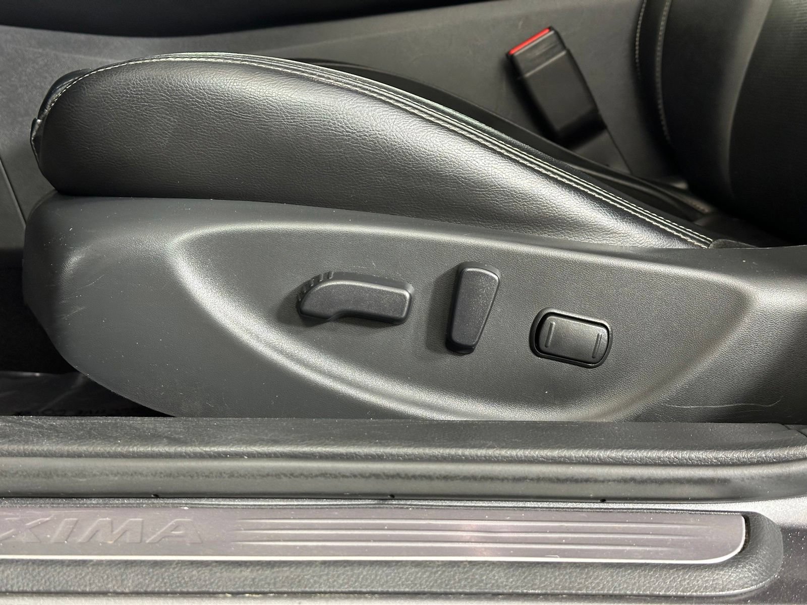 Used 2022 Nissan Maxima SV w/ Floor Mat Group FWD image 6