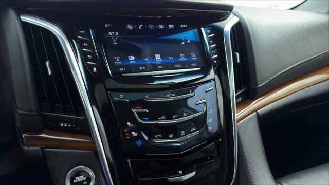 Used 2018 Cadillac Escalade ESV Luxury RWD image 27