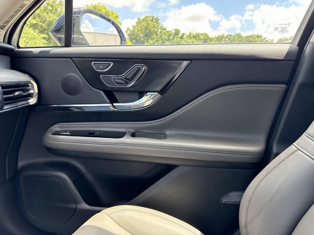 Certified 2026 Lincoln Corsair Premiere AWD/4WD image 22