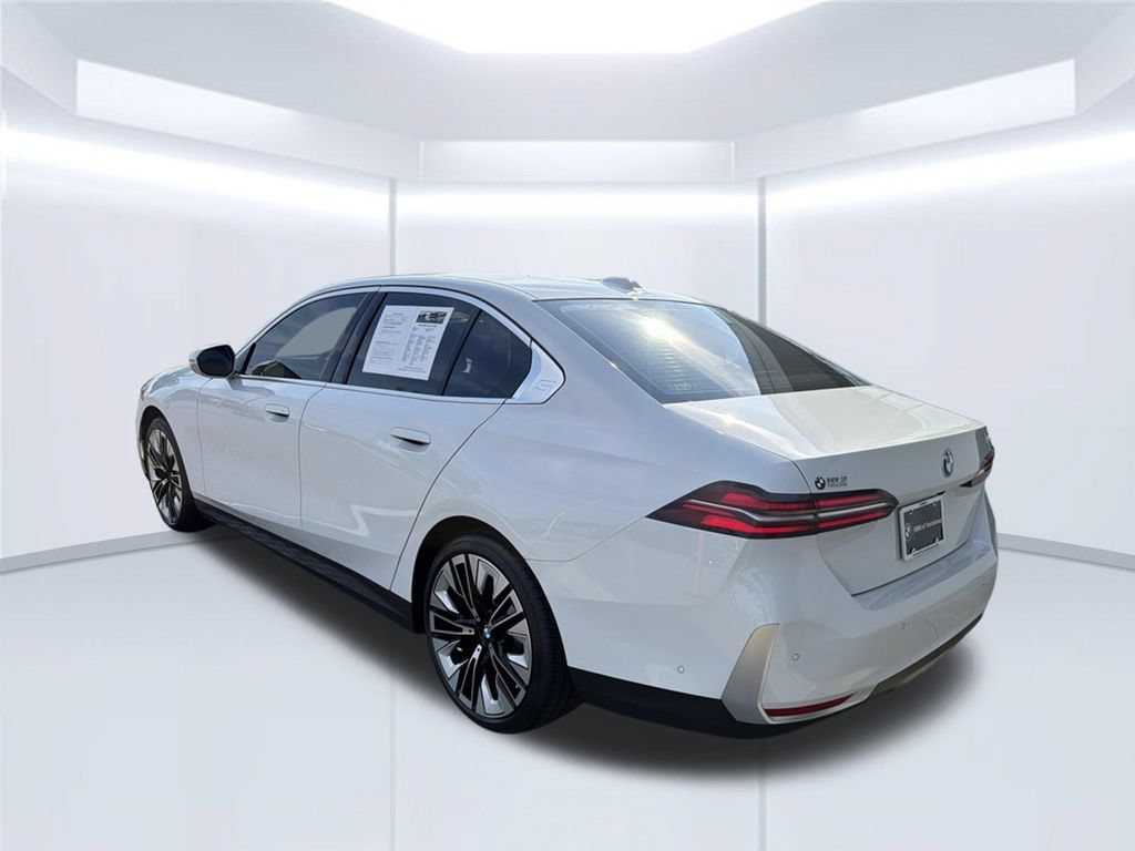 Used 2026 BMW 530i w/ Premium Package RWD image 5