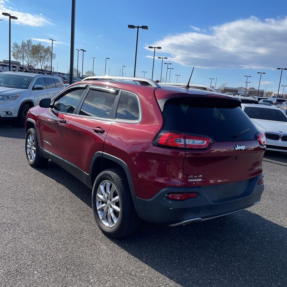 Used 2017 Jeep Cherokee Limited image 4