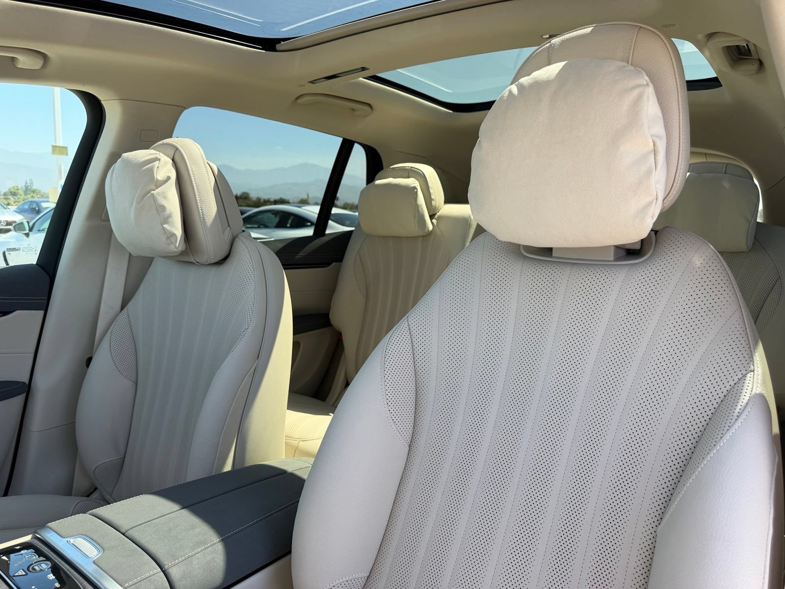 New 2026 Mercedes-Benz EQS 400 4MATIC SUV image 19