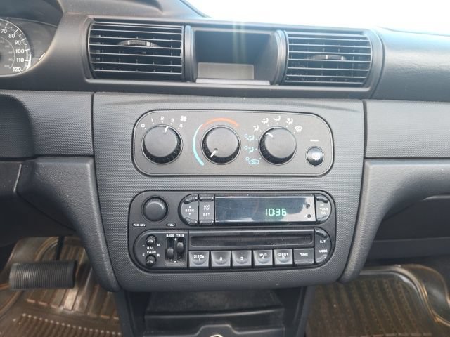 Used 2004 Chrysler Sebring LX FWD image 17